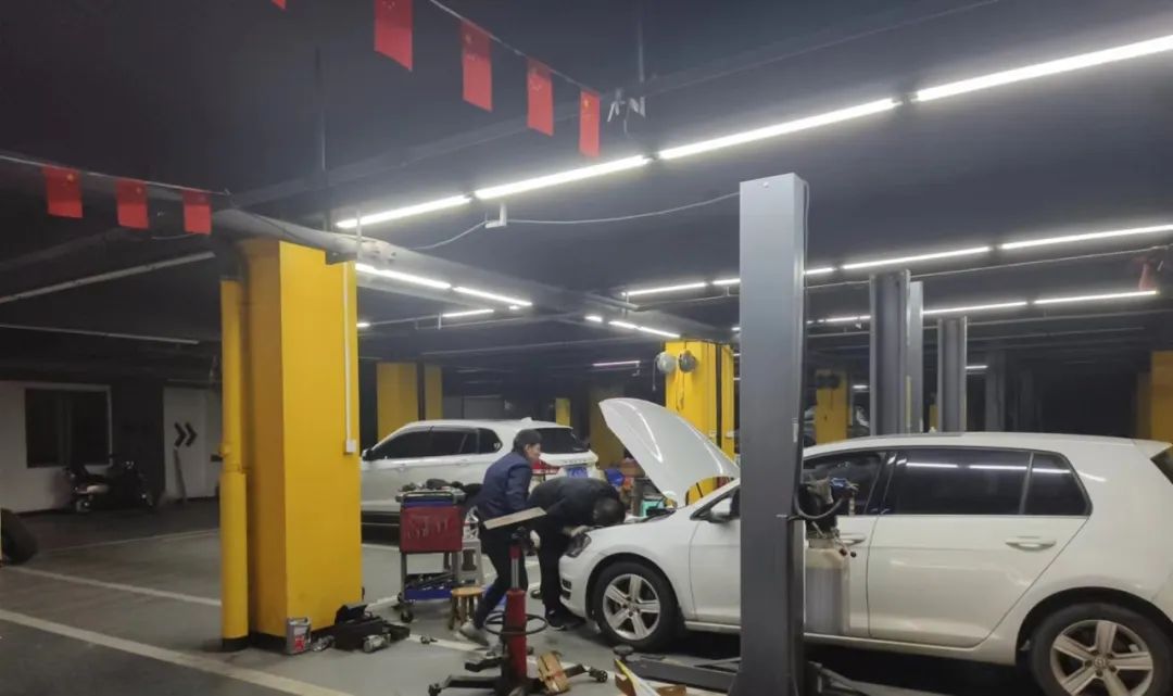 湘潭一機(jī)動(dòng)車維修企業(yè)未按規(guī)定備案被罰5000元 機(jī)動(dòng)車維修經(jīng)營(yíng)業(yè)務(wù)的合規(guī)警鐘